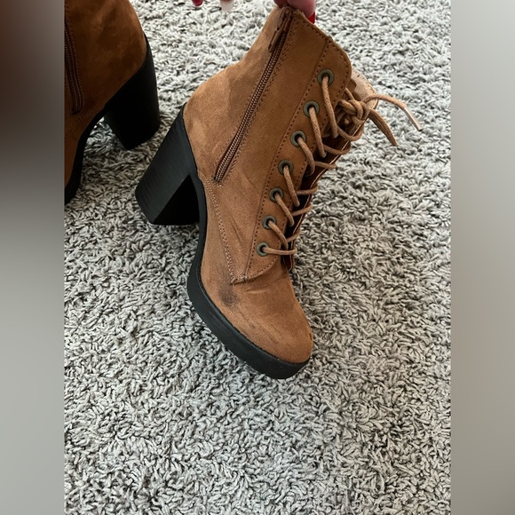 Tan side zip suede chunky heeled boots - Picture 6 of 7